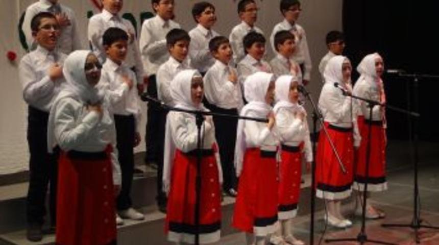 Gevher Hatun Koleji &Ouml;ğrencileri Kutlu Doğum Programı D&uuml;zenledi