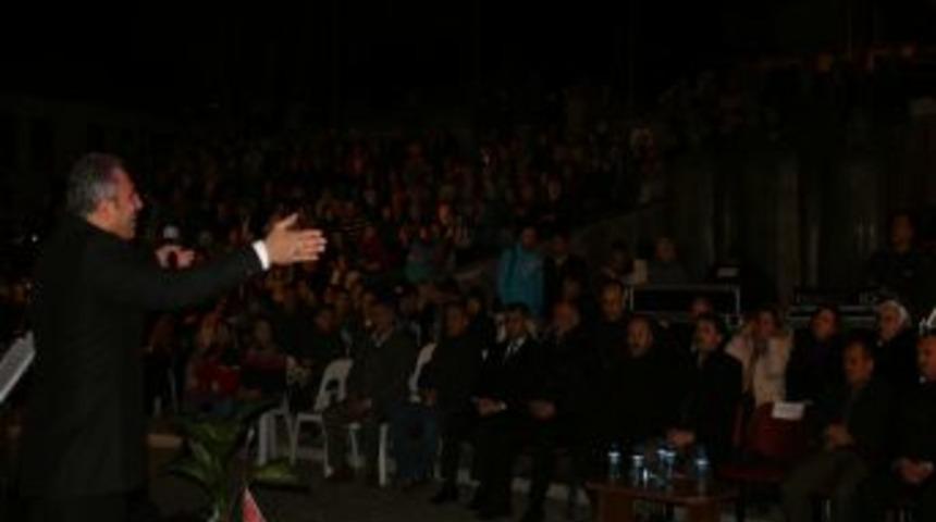 Efendimizi Anmaya Gelenler Meydana Sığmadı