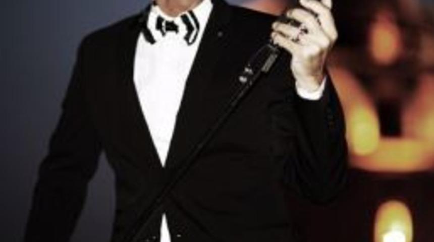 Altay'dan Eşine &Ccedil;ok &Ouml;zel Şarkı