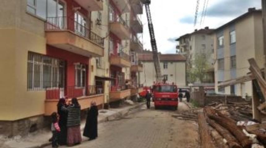 Apartmandaki Yangın Paniğe Neden Oldu