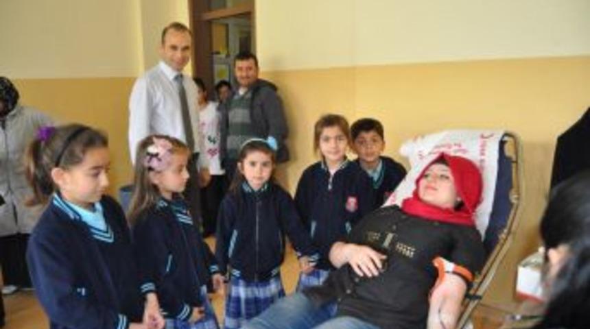 TOKİ Ok&ccedil;ular Okulu'nda kan bağışı d&uuml;zenlendi