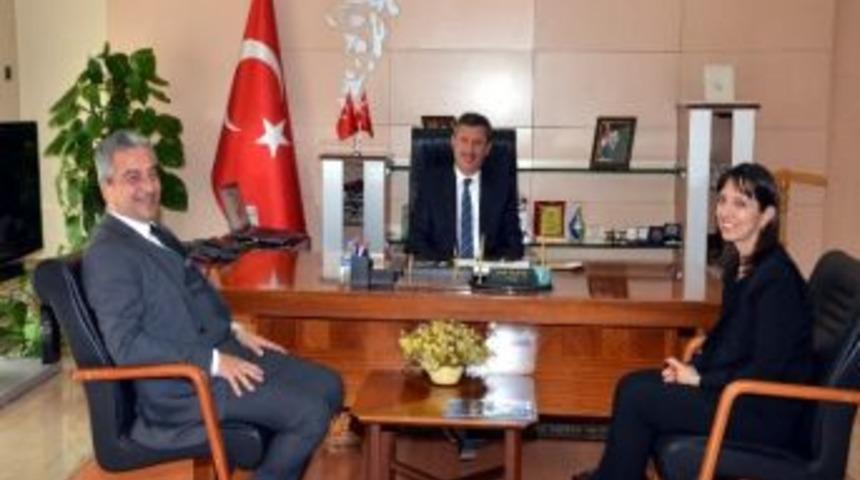 Kayseri İli Yardım Derneği İstanbul Şubesi, Vali Yılmaz'ı Ziyaret Etti