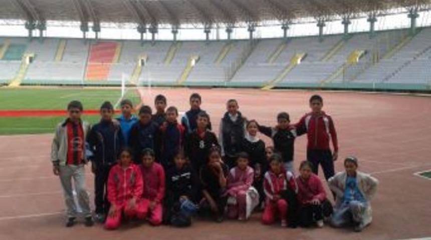 Siverek &Ouml;rg&uuml;l&uuml; K&ouml;y&uuml; &Ouml;ğrencileri Atletizmde Il Birincisi Oldu