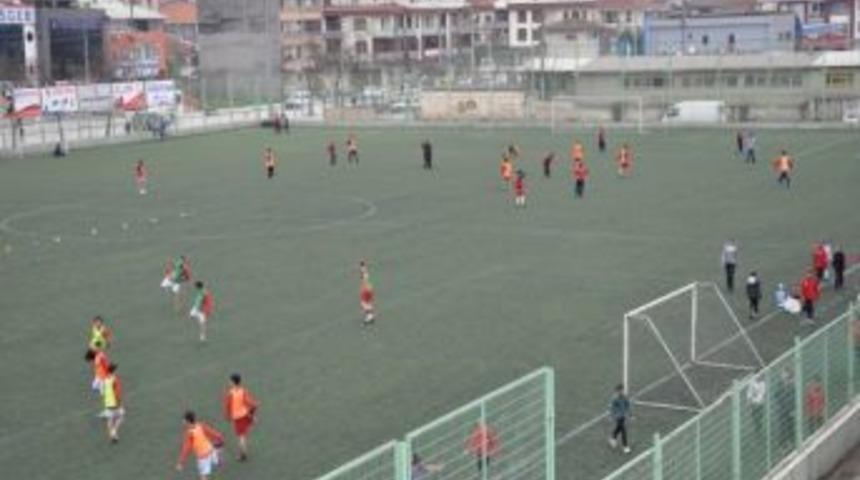 Nurettin Zafer Stadı'nda Spor C&uuml;mb&uuml;ş&uuml;