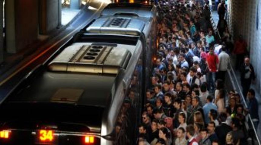 Metrob&uuml;sler Tıklım Tıklım Ama Yolcu Tercihinde Yedinci Sırada