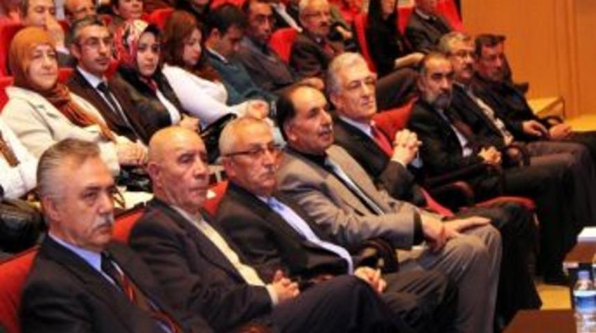C&uuml;&rsquo;de &ldquo;bilinmeyen Atat&uuml;rk&rdquo; Konulu Konferans D&uuml;zenlendi