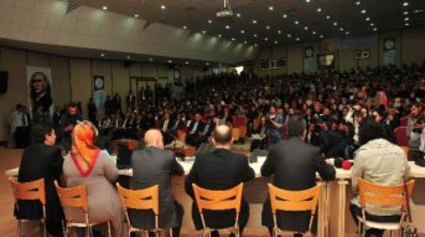 Akil İnsanlar &Ouml;ğrencilerle Bir Araya Geldi