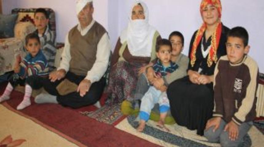 Yoksul komşularına arsa aldılar