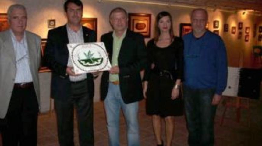 S&uuml;mb&uuml;ll&uuml; Bah&ccedil;ede Anlamlı Sergi