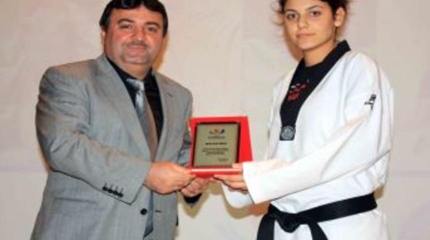 Yıldırımhan G&uuml;lcihan Memiş İlkokulu, Başarılı Sporcuları &Ouml;d&uuml;llendirdi