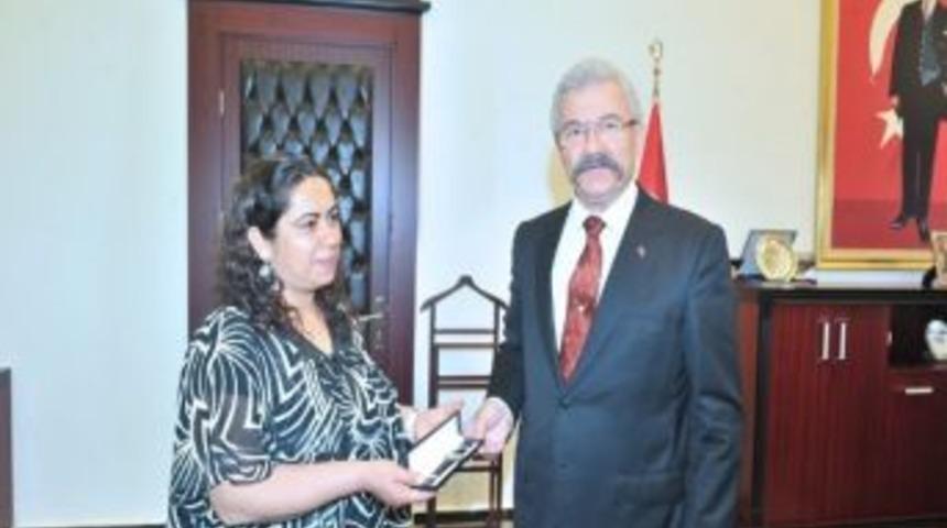 Vali Cerrah, "kadın &Ccedil;ift&ccedil;iler Yarışıyor" B&ouml;lge Birincisi Hasret L&ouml;k'&uuml; Kabul Etti