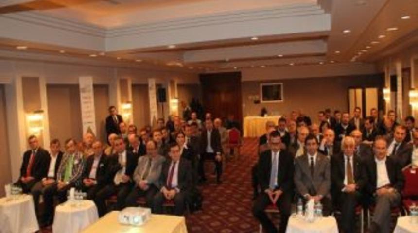 Vali Kızılcık&rsquo;tan Trabzonlu İşadamlarına &ldquo;katma Değeri Y&uuml;ksek &Uuml;r&uuml;nler &Uuml;retelim&rdquo; &Ouml;nerisi