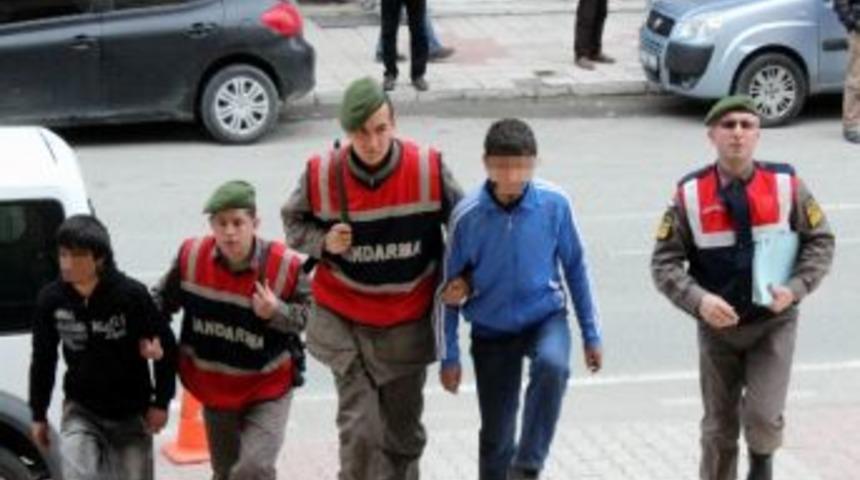 Hırsızlık Ş&uuml;phelisi Gen&ccedil;ler Adliyede