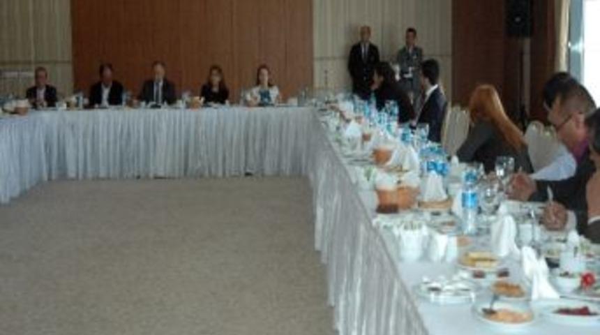 Akil Adamlar Denizli'de Sivil Toplum &Ouml;rg&uuml;tlerini Dinledi