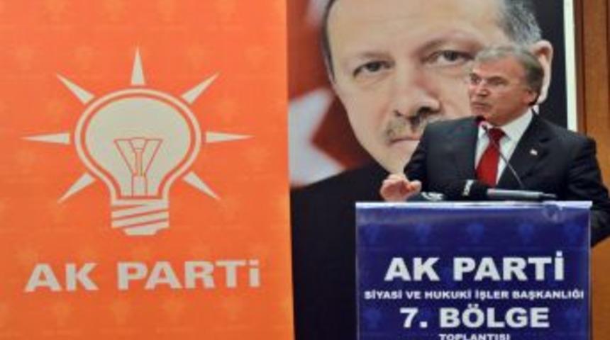 Şahin: Darbecilerin Getirdiği Maddelere Sahip &Ccedil;ıkarak Sivil Anayasa Yapılmaz