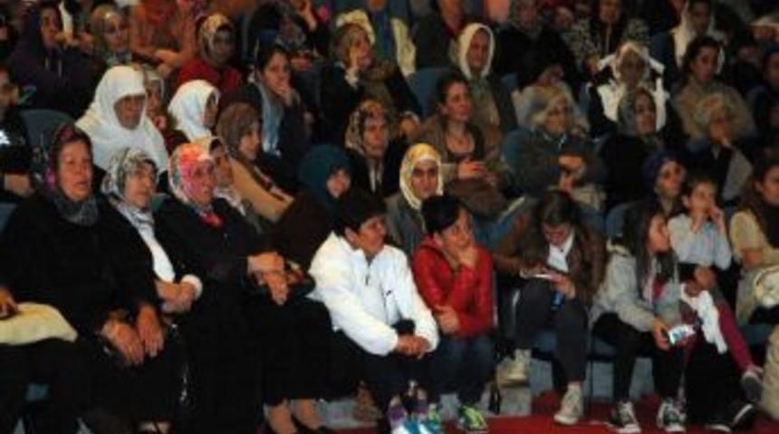 Minik Semazen İzleyenleri B&uuml;y&uuml;ledi