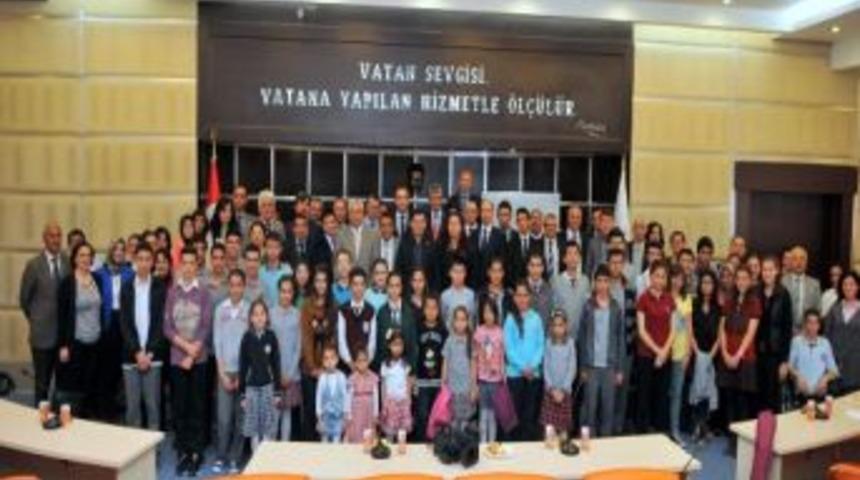 Başkan T&uuml;t&uuml;nc&uuml; &Ouml;ğrencilerle Buluştu