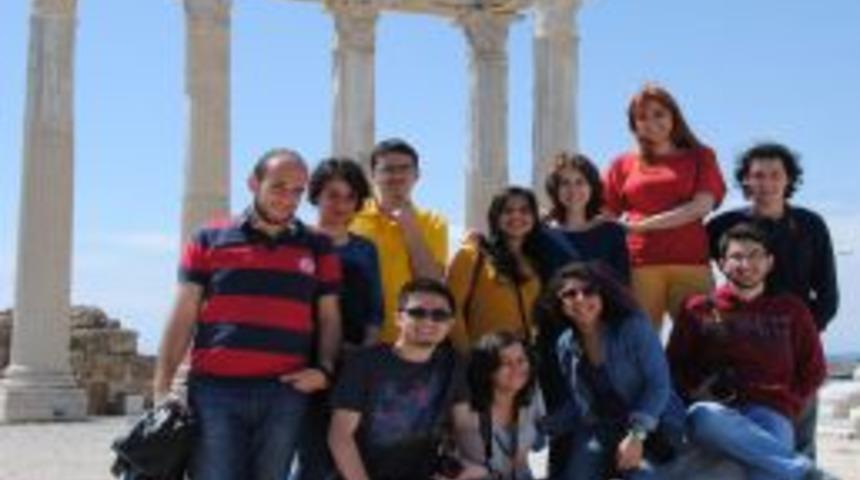 Tıplı &Ouml;ğrenciler, Side Antik Kent'i Fotoğrafladı