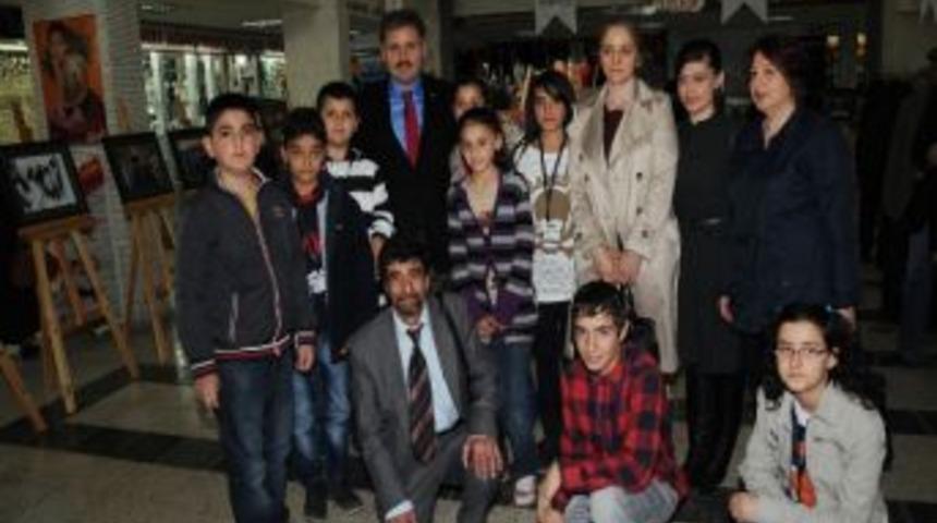 &Ccedil;akır, &Ouml;zal Fotoğraf Sergisi&rsquo;ni Gezdi