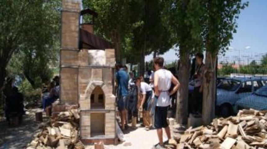 Avanos Myo&rsquo;da &ldquo;anagama Ve Soda Pişirim &Ccedil;alıştayı&rdquo; Ger&ccedil;ekleştiriliyor