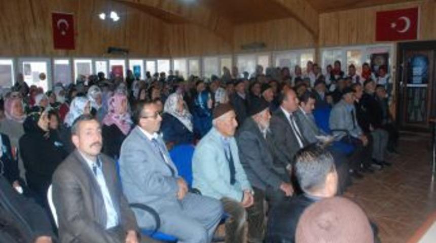 Aydıncık'ta Kutlu Doğum Coşkusu S&uuml;r&uuml;yor