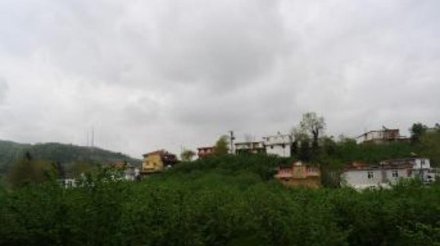 Sarıkadı mahallesi  K&ouml;y olmak istiyor