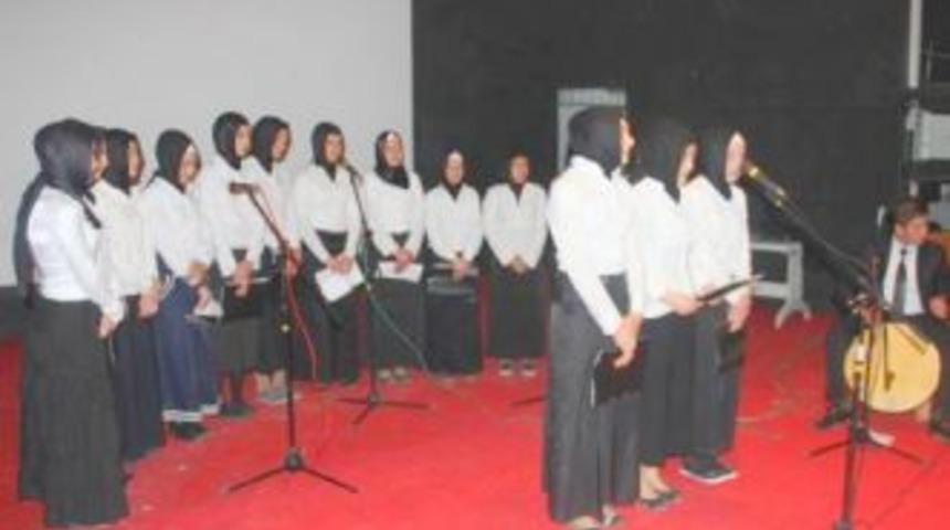 Peygamber Sevgisi Salona Sığmadı