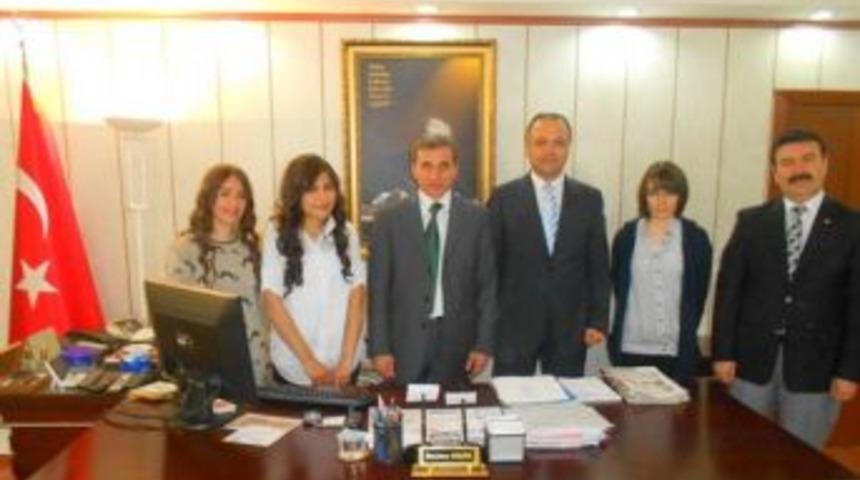 Kaymakamlıktan &Ouml;ğrencilere &Ouml;d&uuml;l