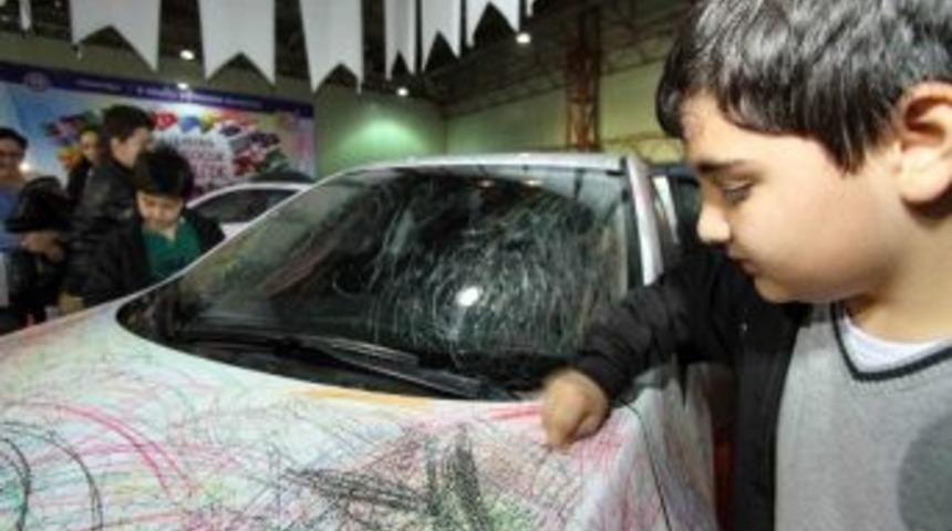 Minikler Sıfır Otomobilleri Pastel Boyalar İle Boyadı