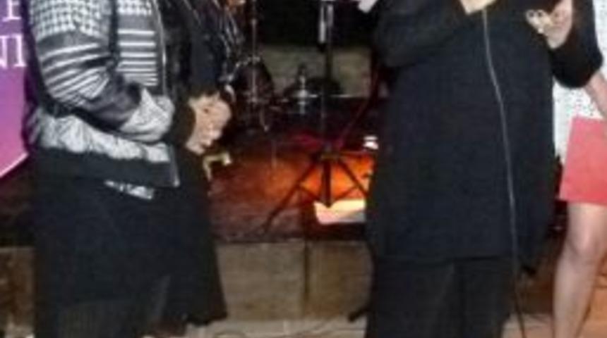 Melek Baykal: &ldquo;tiyatroyu &Ouml;zledim&rdquo;