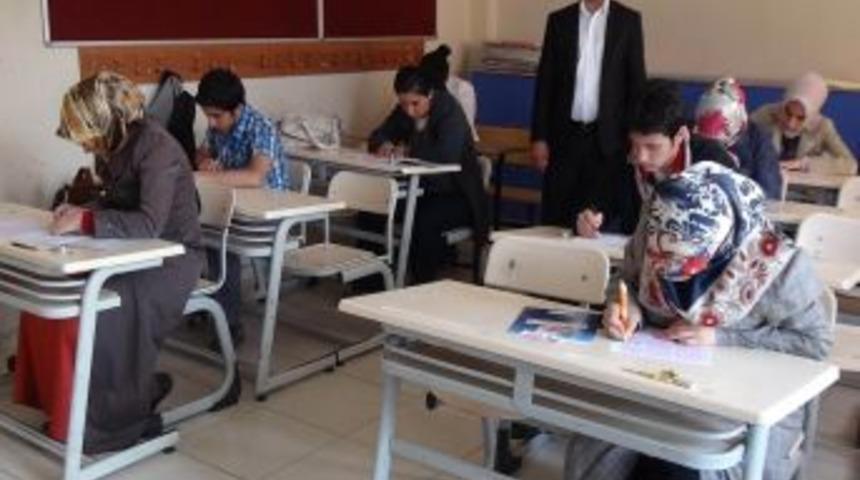 Bitlis'te Hz. Muhammed'in Hayatıyla Ilgili Sınava 11 Bin Kişi Girdi