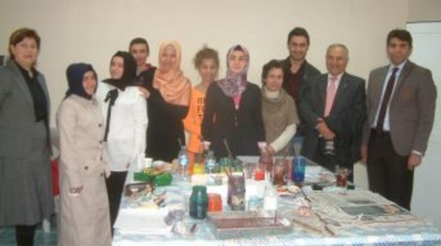 Burhaniye&rsquo;de &Uuml;niversiteli Gen&ccedil;lere Ebru Kursu