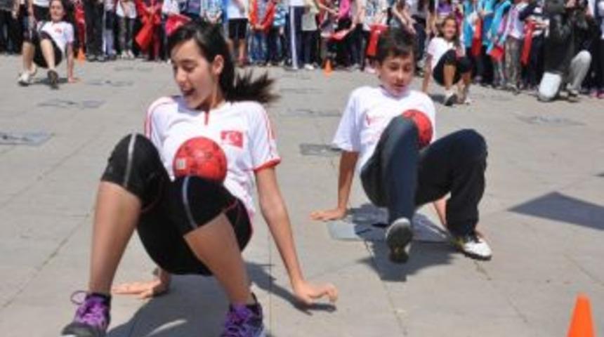 Balıkesir&rsquo;de 23 Nisan Oyunlarla Kutlandı