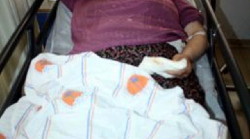 Gelin, Kocası Ile Tartıştı, Kaynanasını Bı&ccedil;akladı