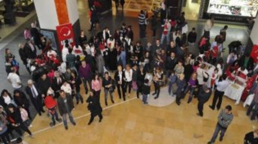 Odt&uuml; Koleji&rsquo;nden Ebru Sergisi