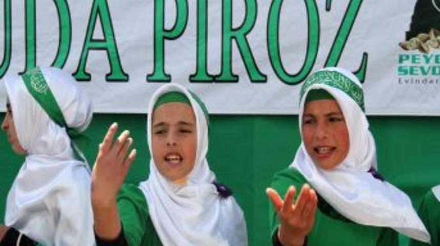 Diyarbakır'da Kutlu Doğum Mitingi: Nevruz Alanı Doldu