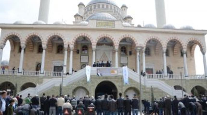 TBMM Başkanı &Ccedil;i&ccedil;ek: &Ouml;zal Hakkında Kim Ne Biliyorsa Yargı Makamına Iletsin
