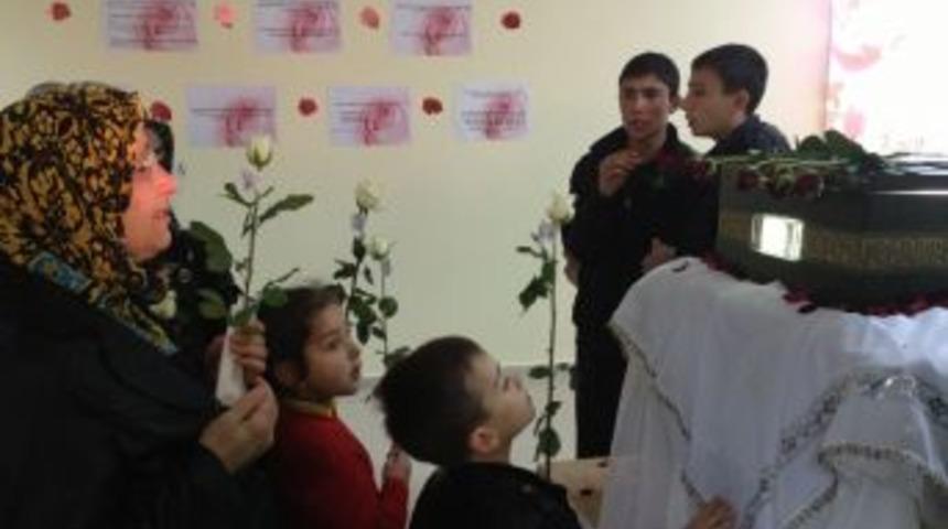 Sakalı Şerif'i G&ouml;renler Efendimiz'in  Hasretiyle G&ouml;zyaşı D&ouml;kt&uuml;