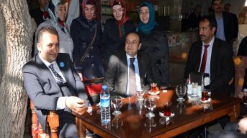 Bakan Bağış: &Ccedil;&ouml;z&uuml;m S&uuml;reci Anayasamızın Eşitlik Maddesinin Y&uuml;r&uuml;kl&uuml;ğe Ge&ccedil;mesidir