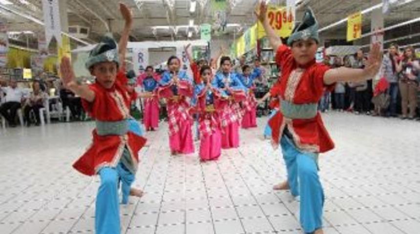 Şenlik Karşıyaka&rsquo;yı Sardı