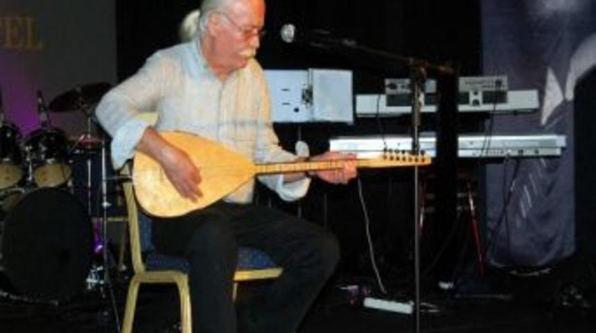 Cahit Berkay Nasıl Solist Olduğunu A&ccedil;ıkladı