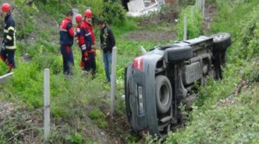 Kavşakta Otomobil Ve Cip &Ccedil;arpıştı: 2 Yaralı