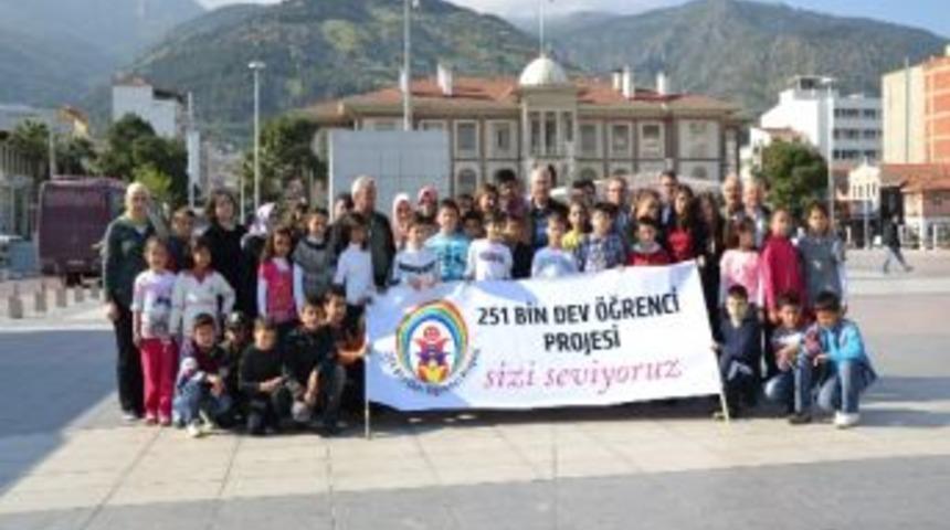 Dev &Ouml;ğrencilerden Manisa Turizmine Katkı