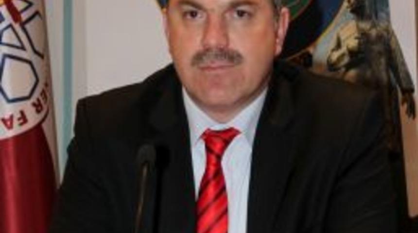 Biraz Saman Ve Kirli Yumurta &lsquo;k&ouml;y Yumurtası&rsquo; Diye Satılıyor