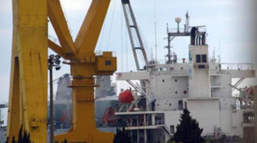 Bakımı yapılan gemide yangın