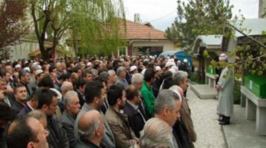 &Uuml;rg&uuml;p M&uuml;ft&uuml;s&uuml; Ve Oğlu &Ccedil;ankırı'da Toprağa Verildi