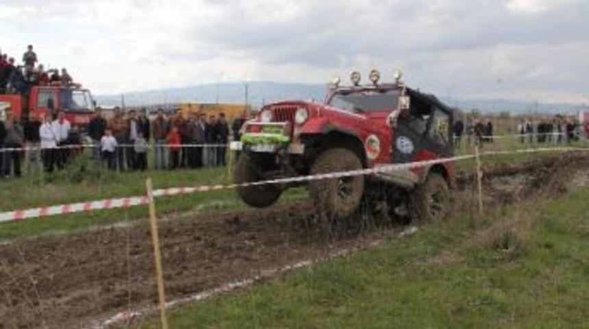 &Ccedil;orum&rsquo;da D&uuml;zenlenen Of Road Yarışları B&uuml;y&uuml;k İlgi G&ouml;rd&uuml;