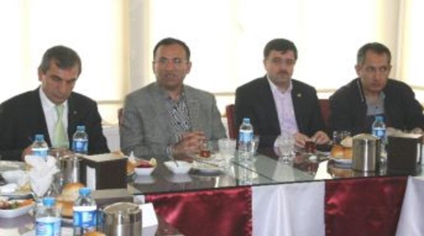 Başbakan Yardımcısı Bekir Bozdağ, &ldquo;yozgat Ulaşımda &Ouml;nemli Bir Kavşak Olacak&rdquo;