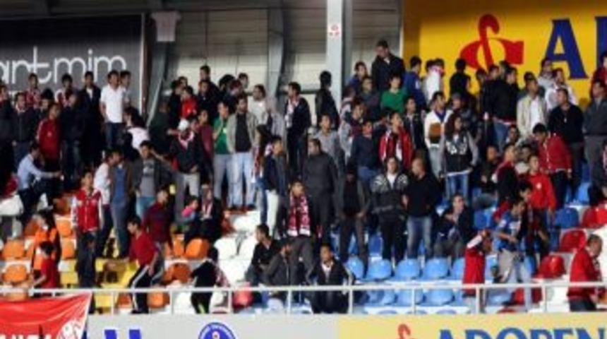 Antalya&rsquo;da Diyarbakırspor Taraftarlarına Tepki