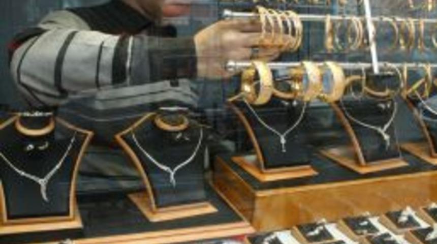 Vatandaş Ucuz Altın, Kuyumcu Sattığı &Uuml;r&uuml;n&uuml; Yerine Koyma Telaşında